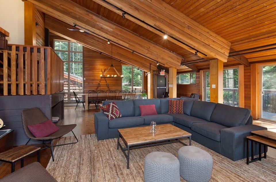 Ubc Whistler Lodge Exterior photo