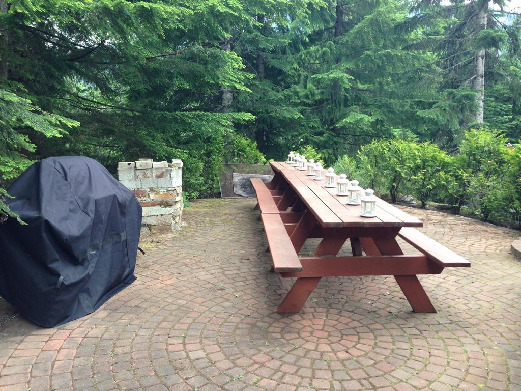 Ubc Whistler Lodge Exterior photo