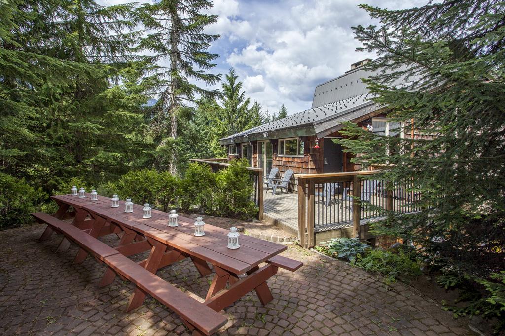 Ubc Whistler Lodge Exterior photo