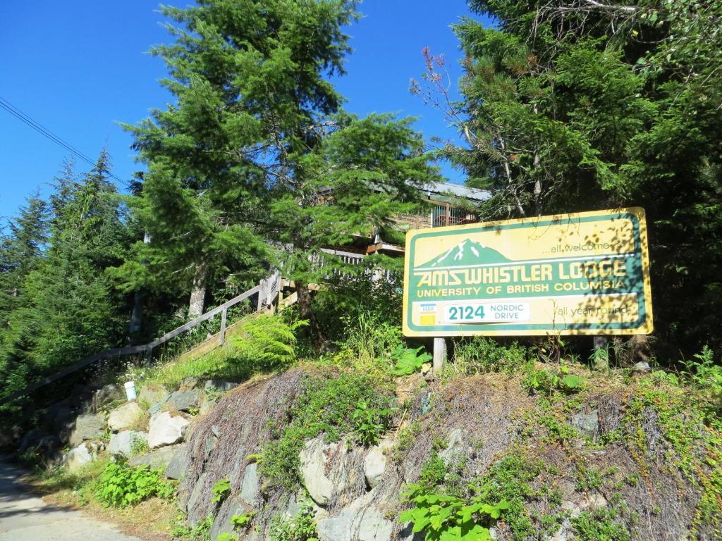 Ubc Whistler Lodge Exterior photo